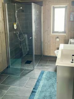 Nature-Close Cabin By The Water - 3