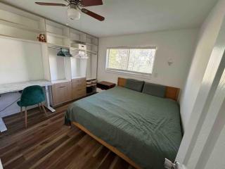 2 Private Bedroom in a Shared 3 Bedroom Condo - 3