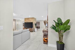 Luxury Tampa Home Heated pool and Game Room - 3