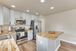 Explore Pikes Peak and Colorado Springs Family Home - 2