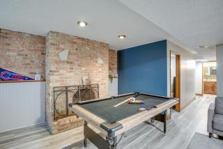 Walk to Wrigley Field! Townhouse with Pool Table - 8