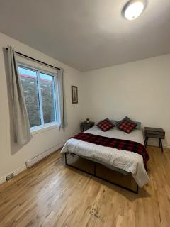 Urban Comfort 3BR Apartment in NDG - 6