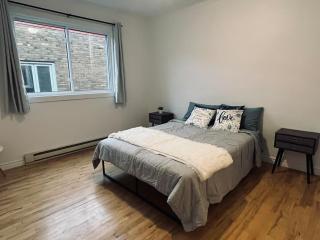 Urban Comfort 3BR Apartment in NDG - 1
