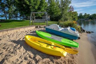 Lakefront 2 Saunas, Firepit, Kayaks, Dock & Boat - 6