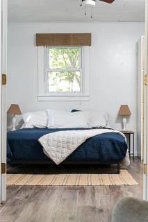 Round Lake Fire Pit, Grill, Patio & Lake Access - 8