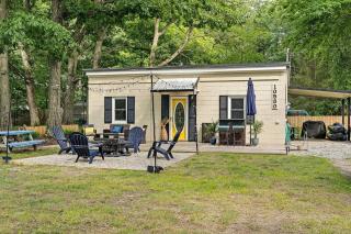 Round Lake Fire Pit, Grill, Patio & Lake Access - Canadian Lakes - 9