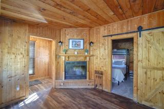 Riverfront Sauna, Fireplace, Firepit & Kayaks - Barryton - 2