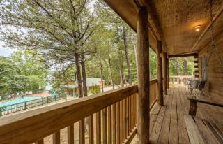 Table Rock Lake Cabin - The Cedars #1 with Lake Access Hot Tub Outdoor Pool - 8