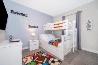 1100YL TOWNHOUSE 5 BEDROOMS & 4 BATHROOMS + POOL - 3