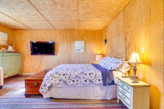 Hike, Ski and Golf Water-View Lake Winola Retreat! - 5