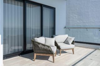 Luxury Apartment with Ocean View and Pool - 2