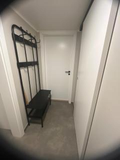 Ary & Pablo Airport Stay - 1