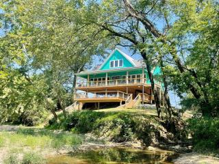 Caddo Cabana! Waterfront on the Caddo River - 2