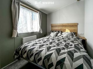 Parkdean Resort Camber Sands sleeps 8 Pet Friendly - ref-ww242 - 1