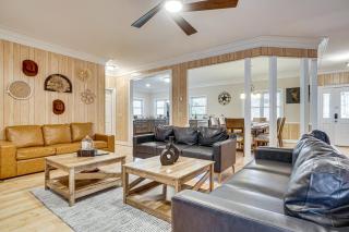 13 Mi to Helen Group Getaway with Private Hot Tub - 5