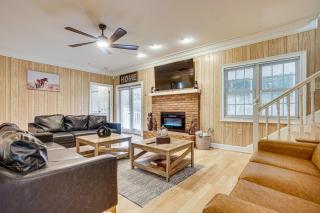 13 Mi to Helen Group Getaway with Private Hot Tub - 6