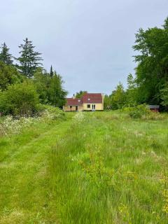 Rummeligt Feriehus På Stor Naturgrund - 0