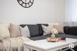 Vacant Nests - The Melrose Beach Free Parking - 4