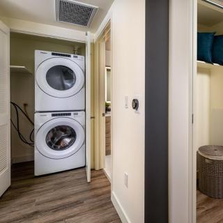 Beautiful NEW apartment in SM! - 8