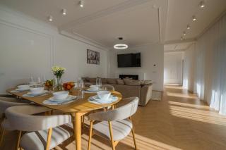 Moonlight City Villa - 4