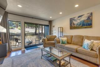 Mammoth Mtn Ski-InandOut Condo with Hot Tub Access! - 3