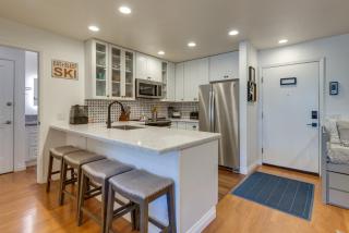 Mammoth Mtn Ski-InandOut Condo with Hot Tub Access! - 2