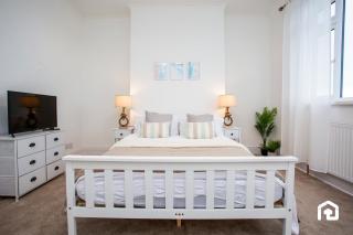 Vacant Nests - The Melrose Beach Free Parking - 2