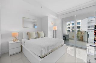 Luxury Condo with Rooftop Pool - 5-Min to Beach - 3
