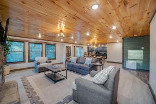 Ain't Life Grand! Spectacular Smoky Mountain Cabin with Indoor Pool, Game Room and Hot Tub - 4