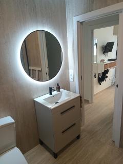 Casa recièn reformada con jardin y piscina privada - 9