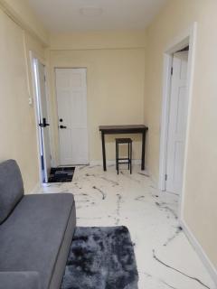 Very comfortable in Town - 6