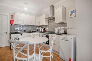 Modern Apartment in West London - 3