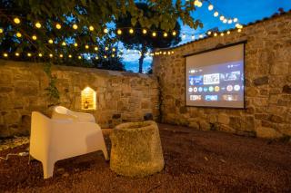 MINIQ HOMES 102 - Historical Stone House with Garden Cinema - 1