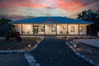 Terracotta Bliss Wimberley Retreat For 28 Guests - 0