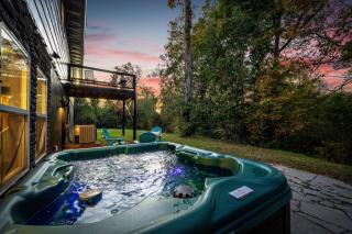 Ain't Life Grand! Spectacular Smoky Mountain Cabin with Indoor Pool, Game Room and Hot Tub - 9