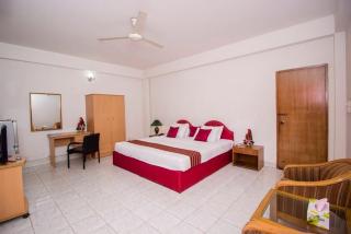 Laurel Lakefront Hotel - 0