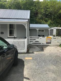 Hollywood's Folly - 8