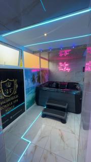 ROYALE SUITE By Highfield Apartments - 5