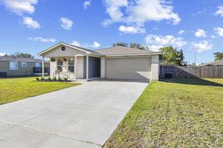 about 6 Mi to Waco Newly Constructed Family Home - 8