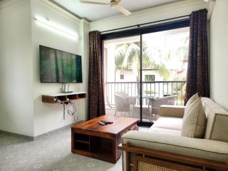1BHK Tropical Escape - Pool, Gym Access - Near Candolim Beach - 4