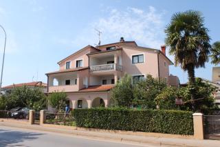 Apartments with parking space Umag - 6932 - 0