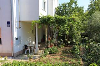 Apartments with hot tub Kastel Kambelovac, Kastela - 15885 - 3
