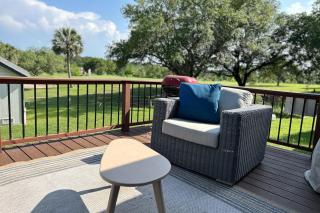 5 minute walk to the gulf course - 9