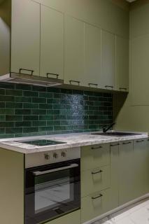 University Square 1BR - Balcony & Church Views - 2