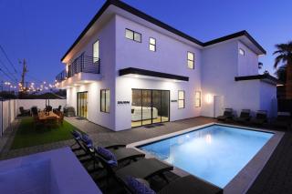 LUXE - Nouveau - Sparkling Pool - Walk to Old Town - 0