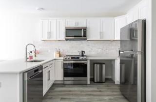 Downtown 2BR Gem Yale Wooster Sq WiFi - 9