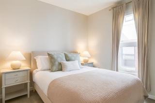 Downtown 2BR Gem Yale Wooster Sq WiFi - 3