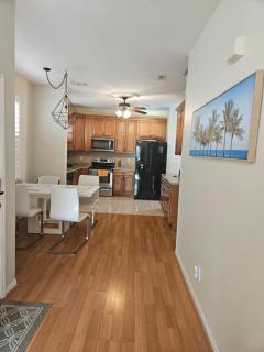 Sunset Palm Stay - Cozy Retreat Near Gulf Beaches - 3