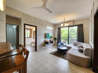 Serene 2BHK with Mangrove View - Pool, Balcony, Near Candolim Beach - 7