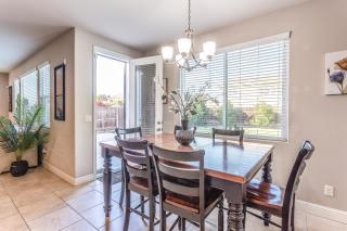 Spacious Family Home in Visalia Near Downtown and Parks - 6